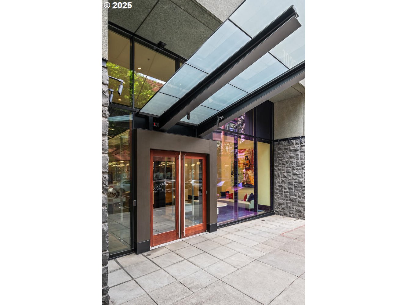 1025 NW COUCH ST 1320