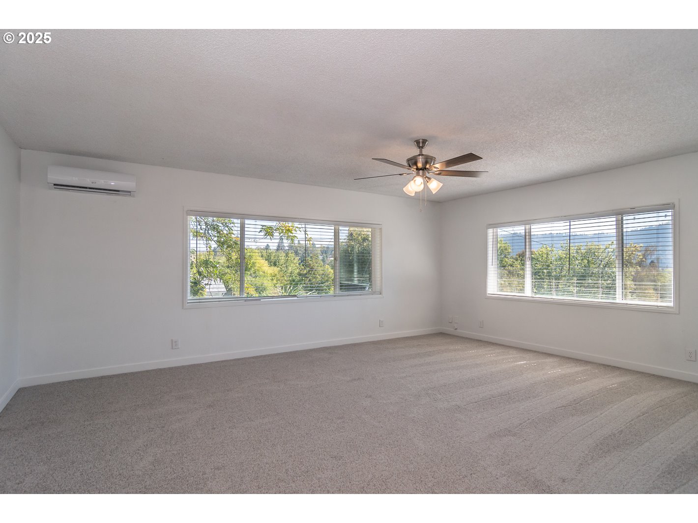 310 NW LOST LN