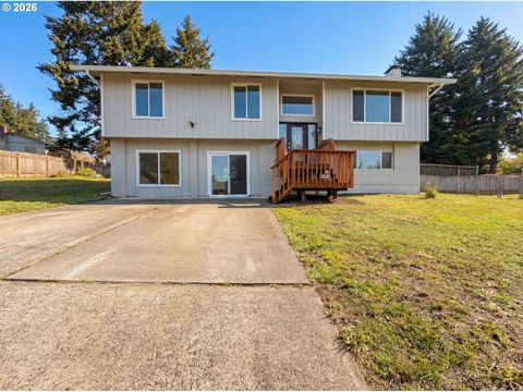 Photo of 2250 SW Homer Ross Loop, McMinnville, OR 97128 (MLS # 719418609)