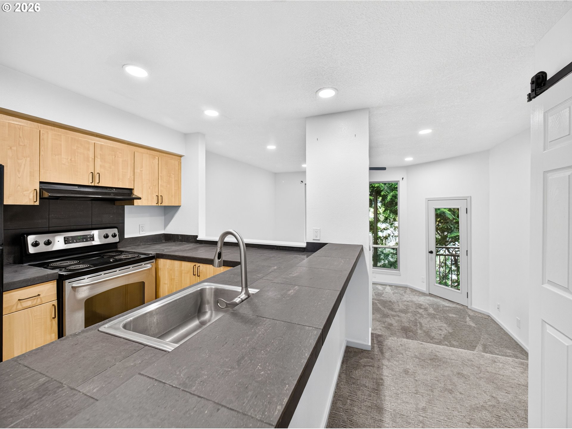 1535 SW CLAY ST 103