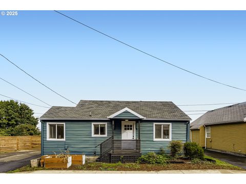 4205 NE Highland CT Portland OR 97218