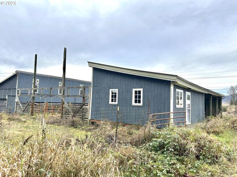 A home in Clatskanie