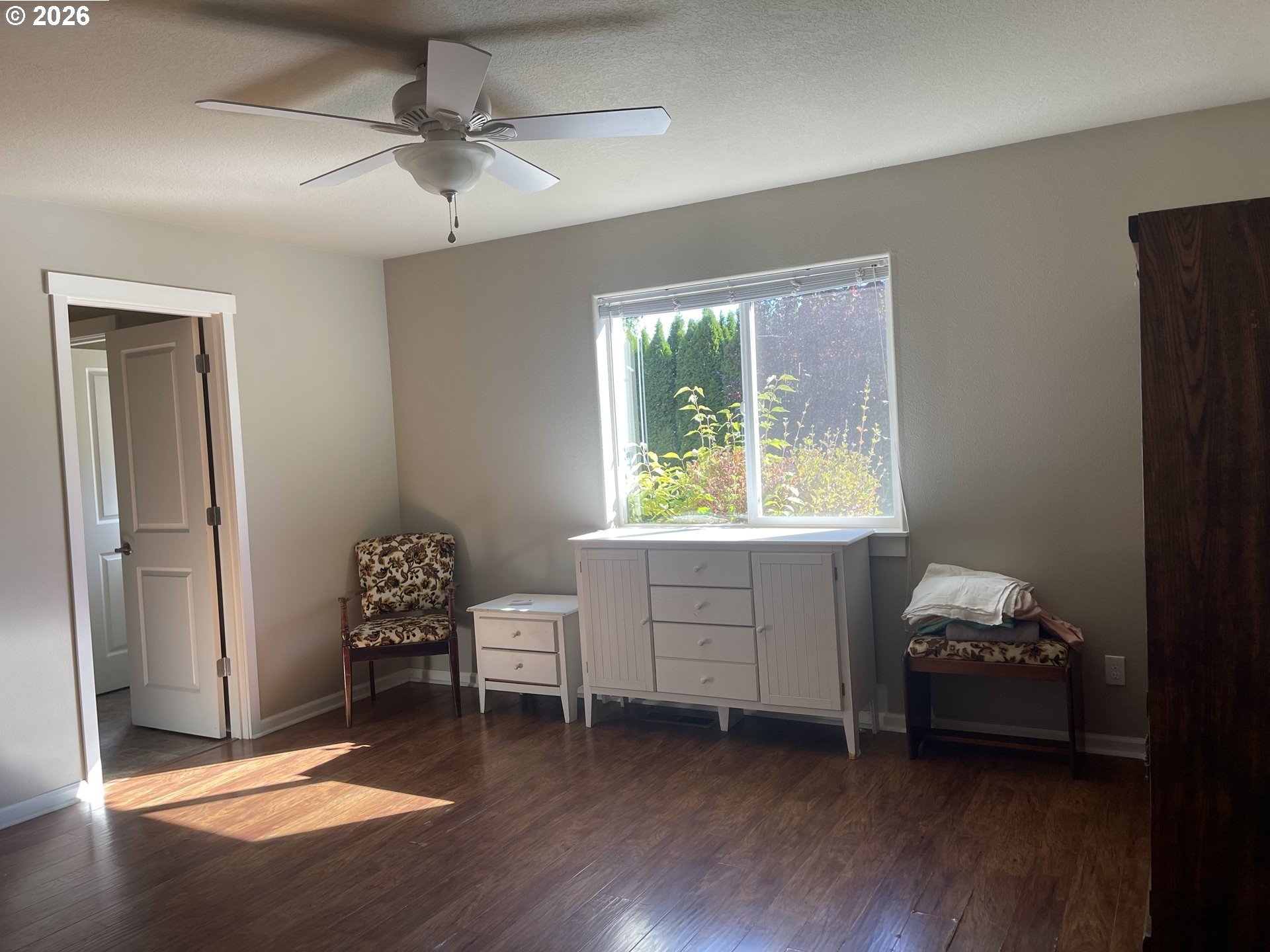 323 NW PACIFIC HILLS DR