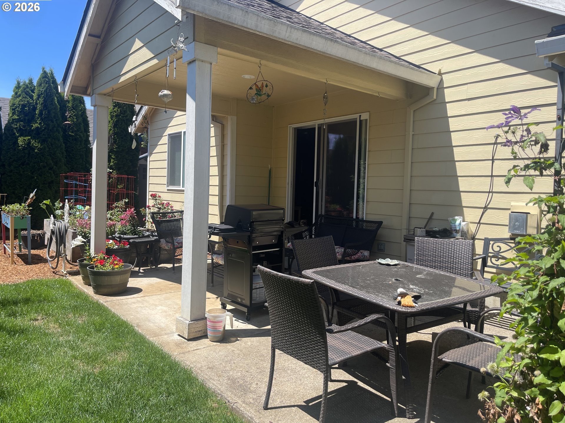 323 NW PACIFIC HILLS DR