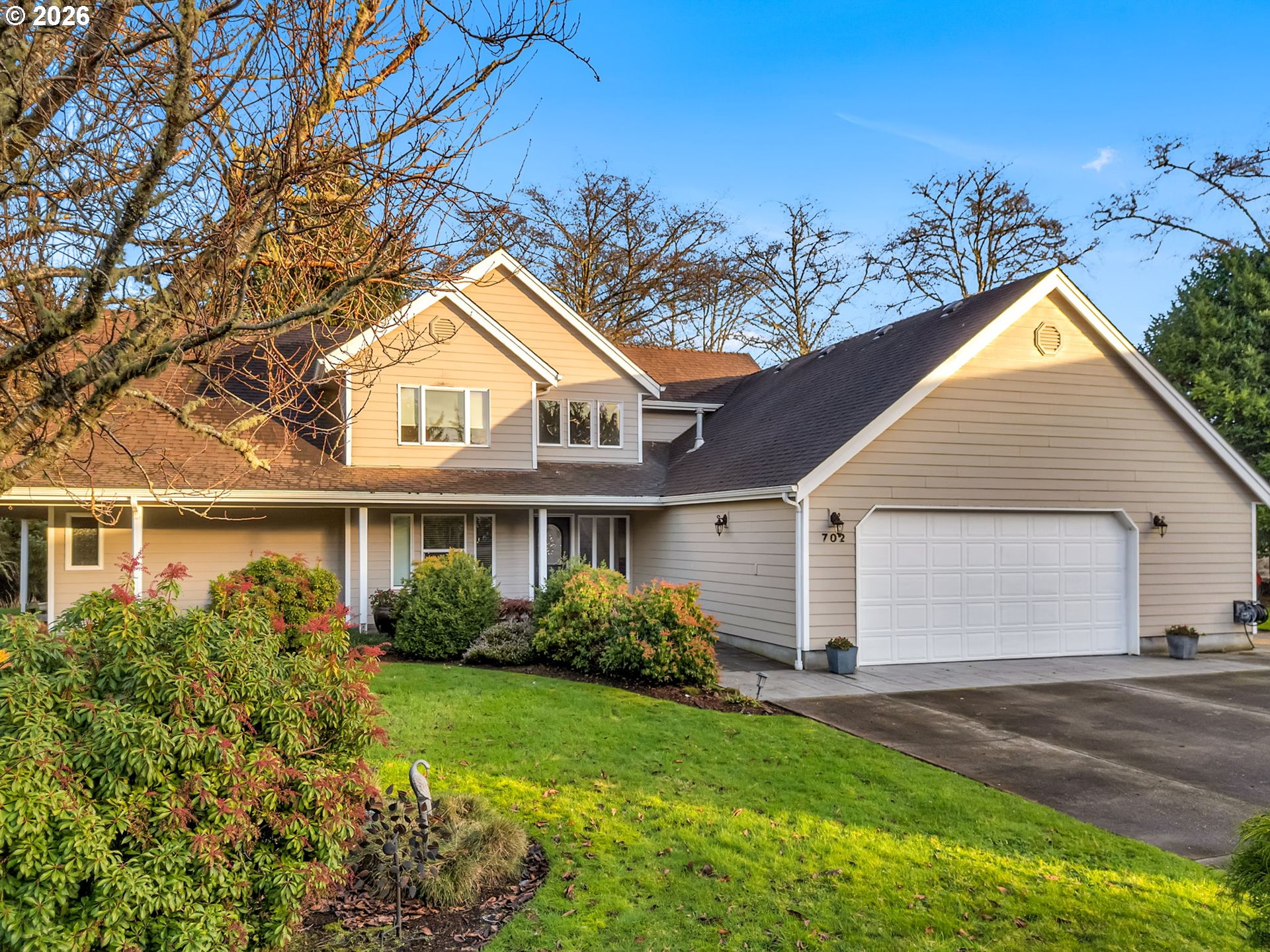 702 SW JUNIPER AVE