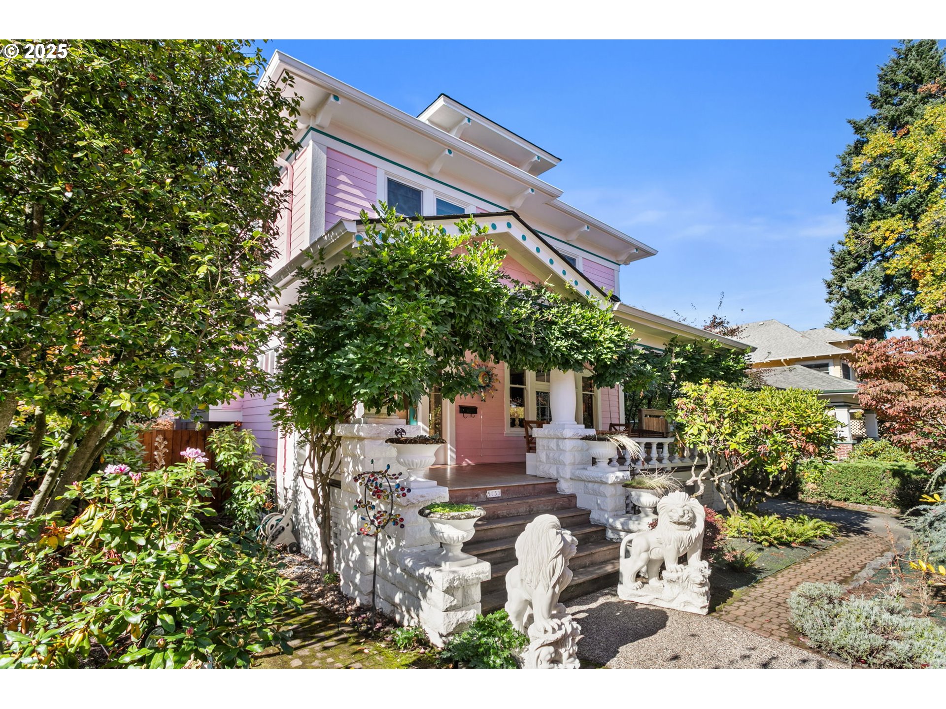 5753 N HAIGHT AVE