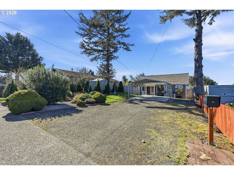 376 S WALL ST Coos Bay OR 97420