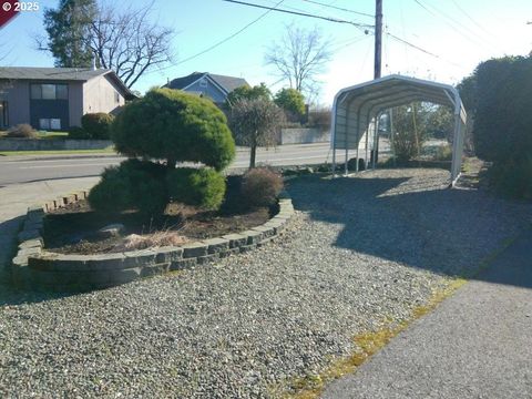 A home in Roseburg