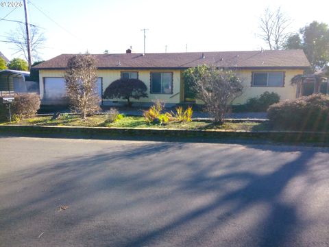 A home in Roseburg