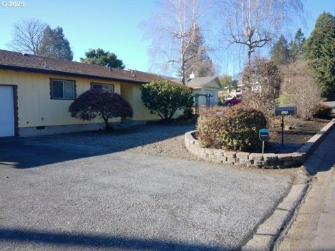 A home in Roseburg