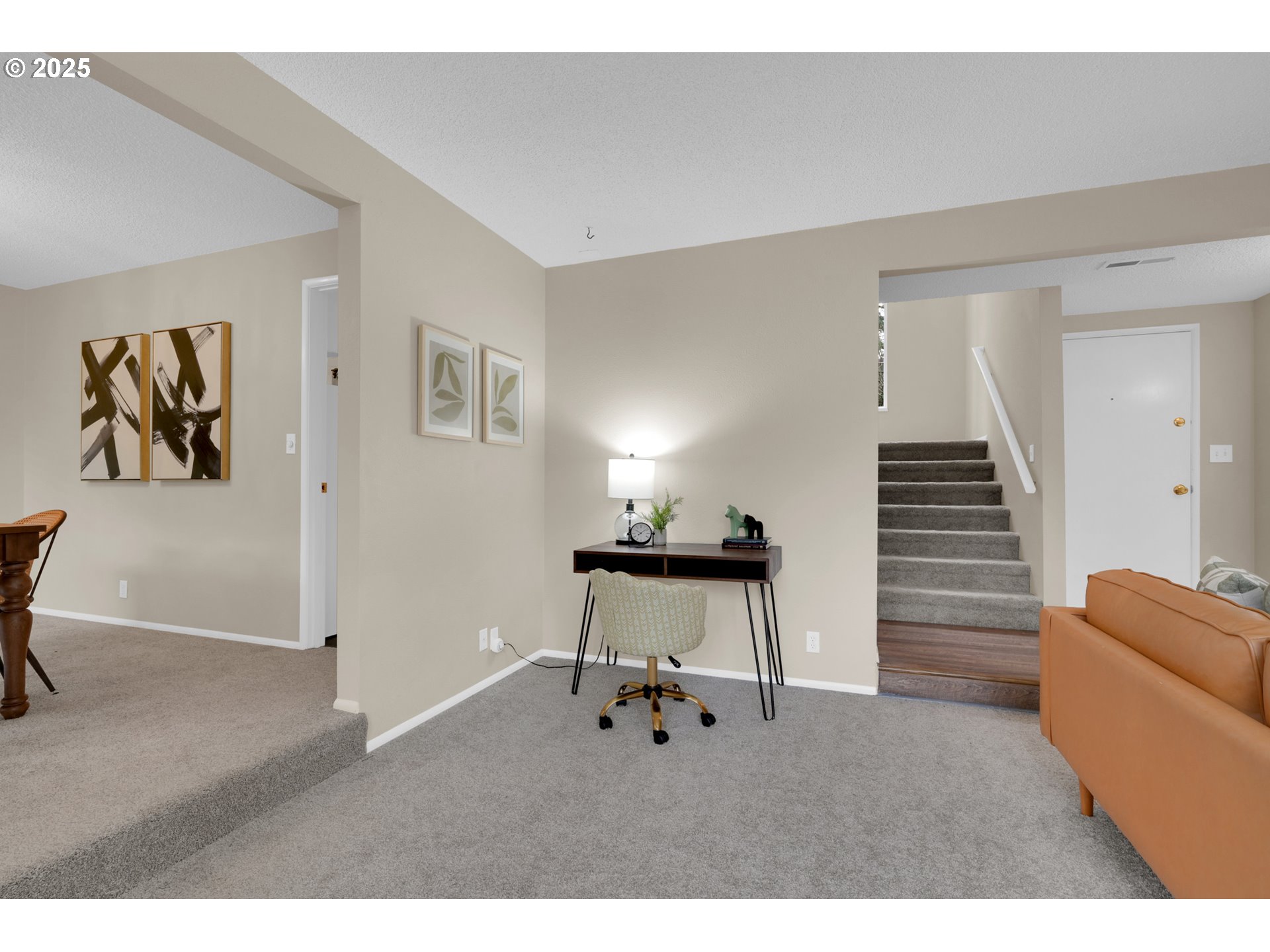 Eugene, Oregon 97401, United States, 3 Bedrooms Bedrooms, ,3 BathroomsBathrooms,Residential,Active,82254