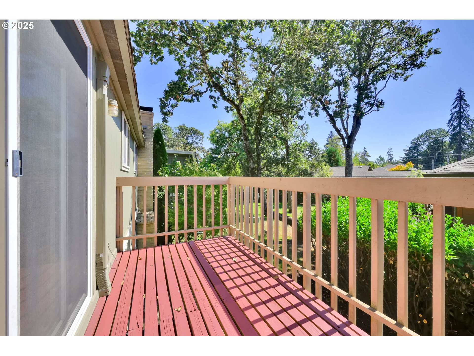 Eugene, Oregon 97401, United States, 3 Bedrooms Bedrooms, ,3 BathroomsBathrooms,Residential,Active,82254