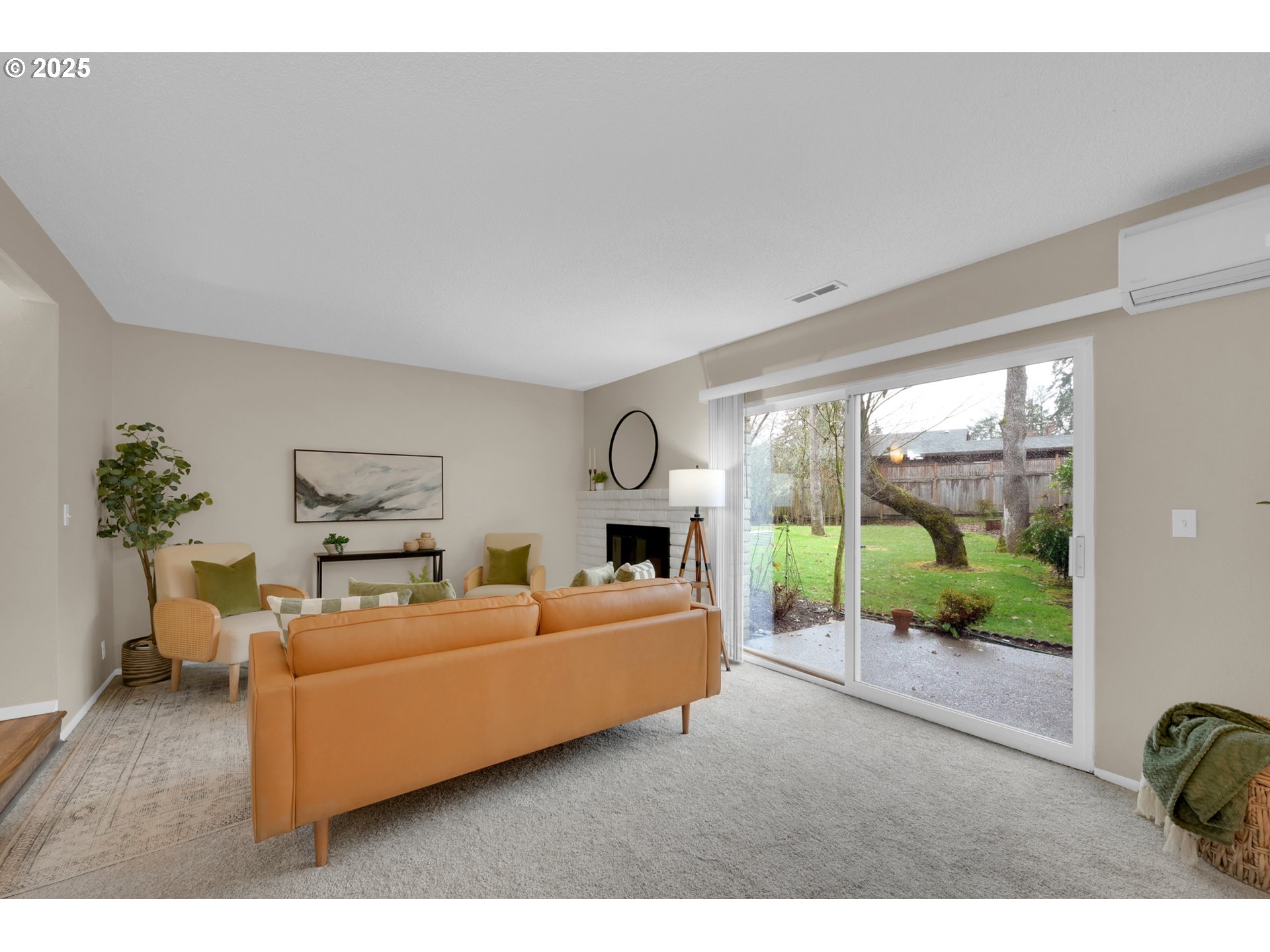 Eugene, Oregon 97401, United States, 3 Bedrooms Bedrooms, ,3 BathroomsBathrooms,Residential,Active,82254