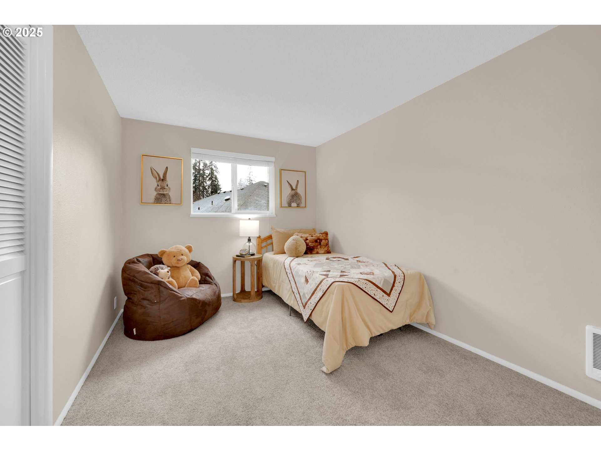 Eugene, Oregon 97401, United States, 3 Bedrooms Bedrooms, ,3 BathroomsBathrooms,Residential,Active,82254