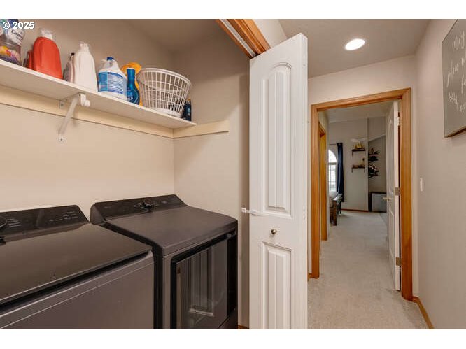 McMinnville, Oregon 97128, United States, 3 Bedrooms Bedrooms, ,3 BathroomsBathrooms,Residential,Active,246311