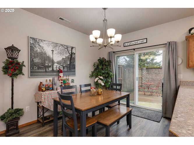 McMinnville, Oregon 97128, United States, 3 Bedrooms Bedrooms, ,3 BathroomsBathrooms,Residential,Active,246311