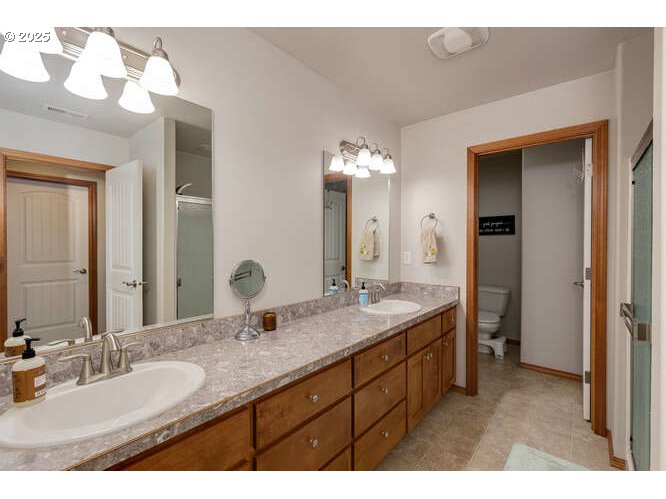 McMinnville, Oregon 97128, United States, 3 Bedrooms Bedrooms, ,3 BathroomsBathrooms,Residential,Active,246311