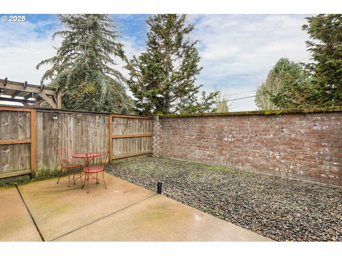 McMinnville, Oregon 97128, United States, 3 Bedrooms Bedrooms, ,3 BathroomsBathrooms,Residential,Active,246311