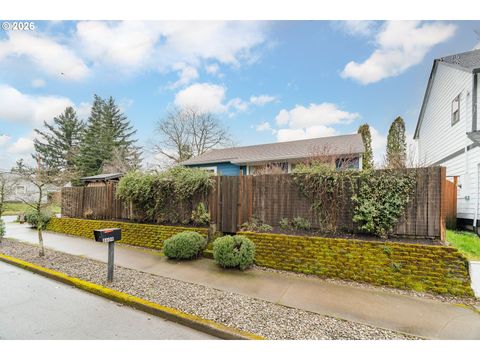 8609 SE FLAVEL ST Portland OR 97266