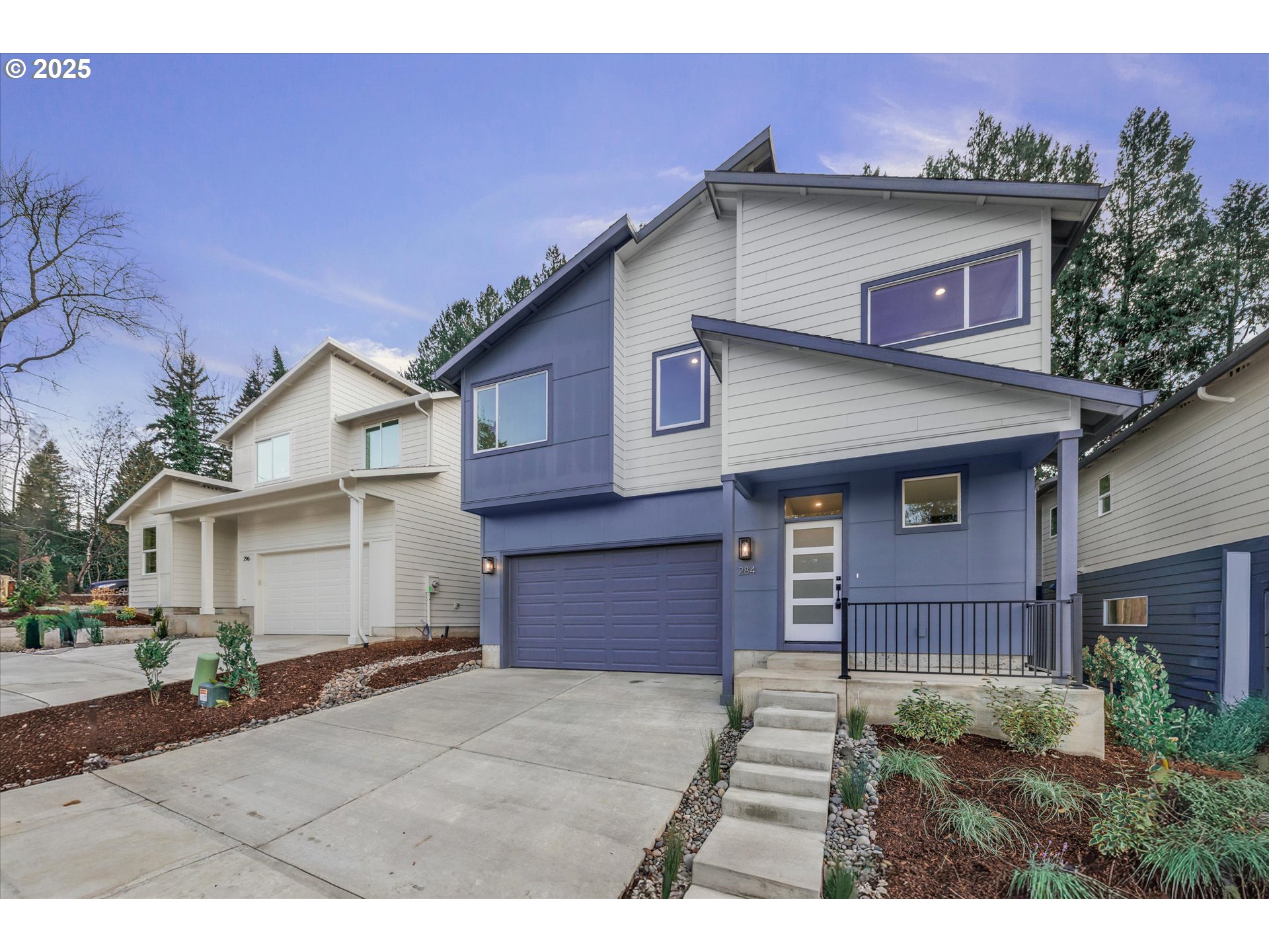 284 NW MAWRCREST AVE