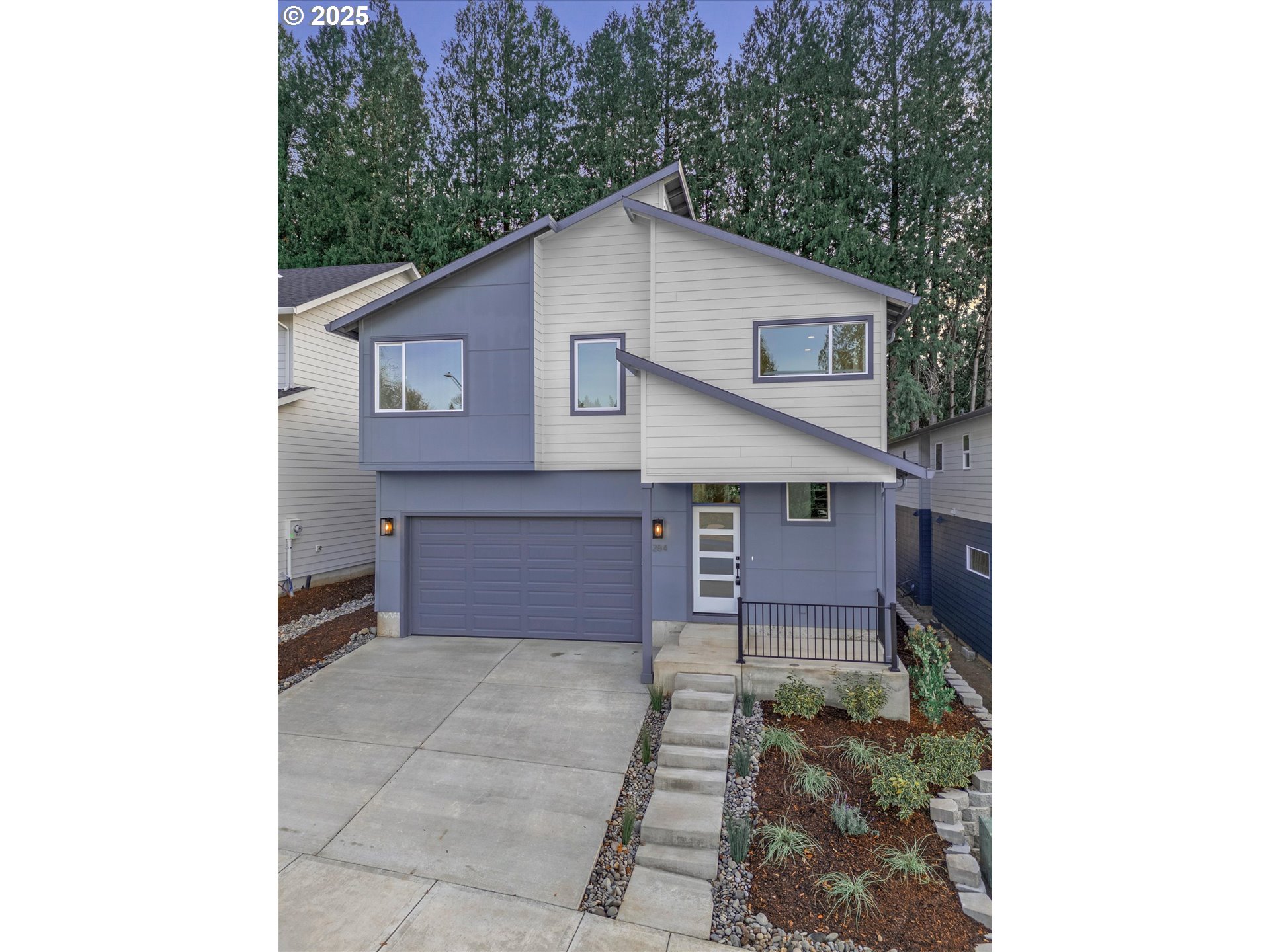 284 NW MAWRCREST AVE