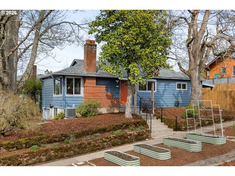 4211 SE CORA ST Portland OR 97206