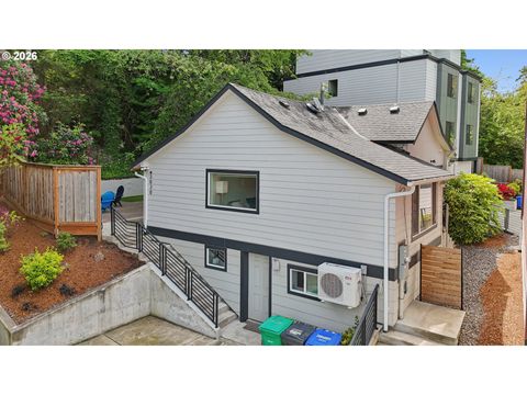 Photo of 3030 SW Pendleton Ct, Portland, OR 97239 (MLS # 220890070)