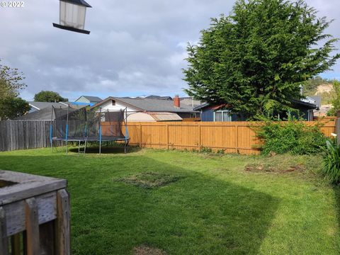 A home in Coos Bay