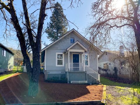 1747 SE KANE ST Roseburg OR 97470