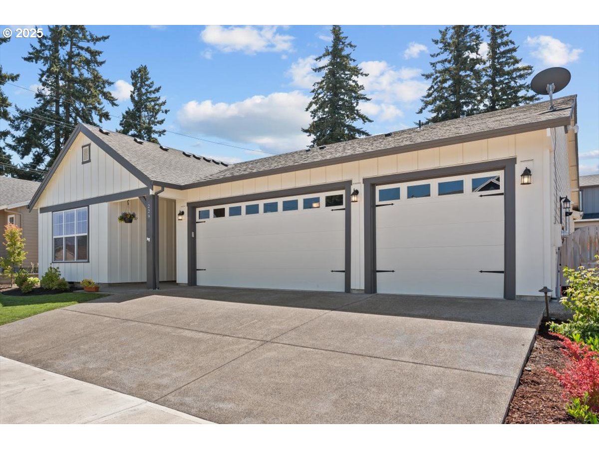 229 NE 17TH AVE