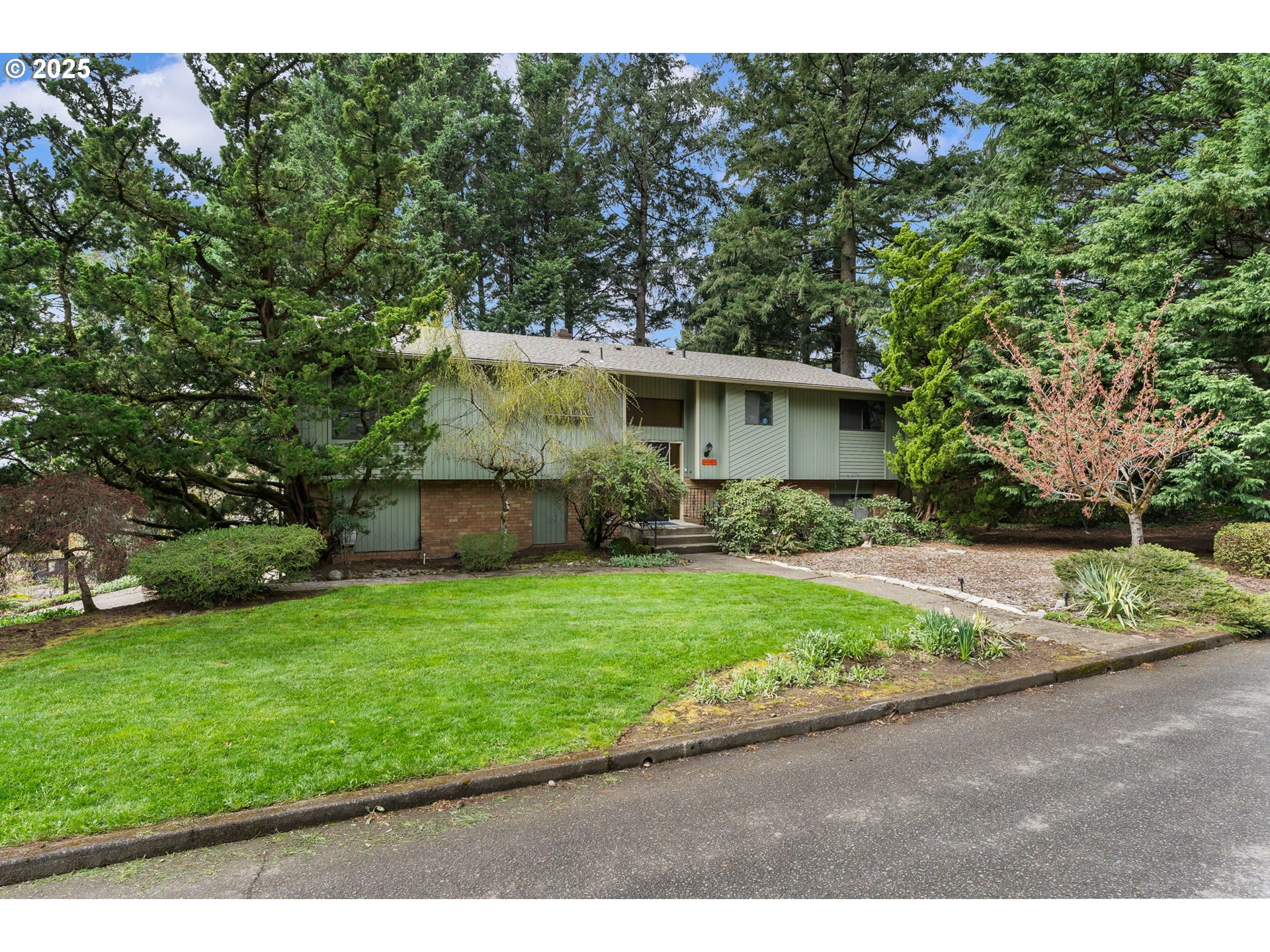 9875 SE DEREK CT