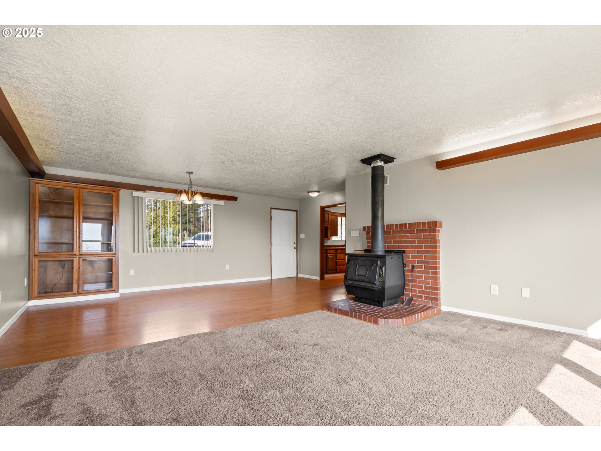 110 ENGLISH LN