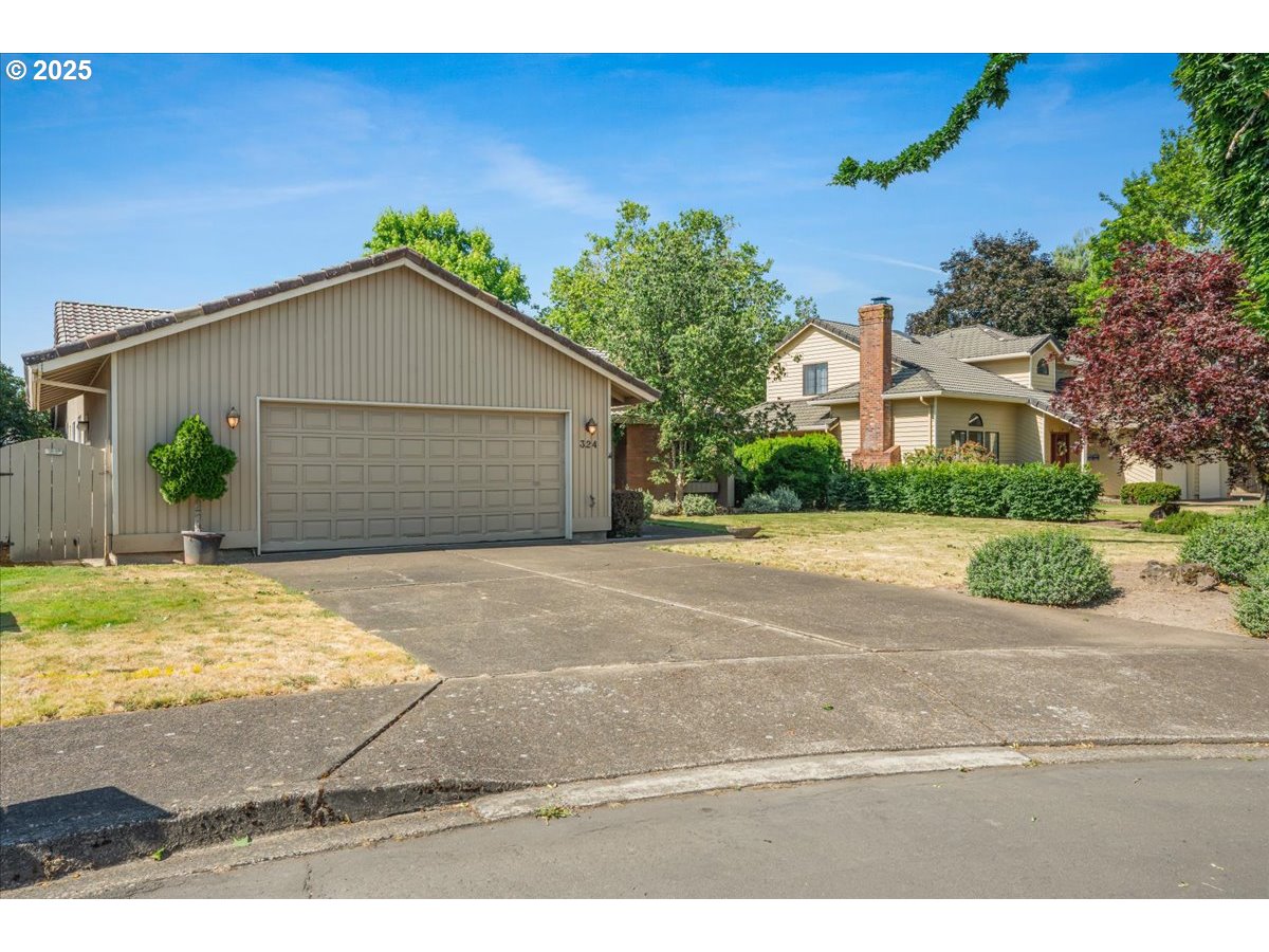 324 N PEACOCK CT