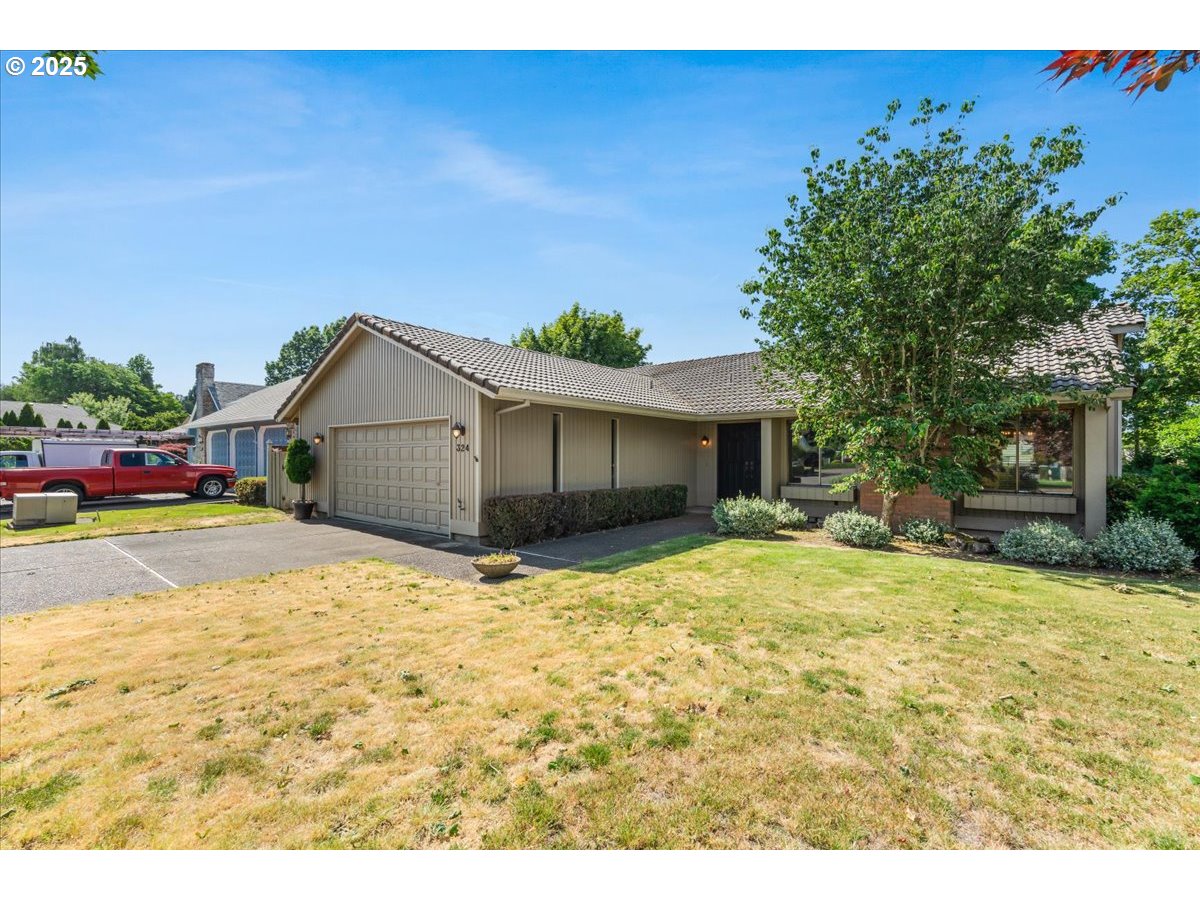 324 N PEACOCK CT