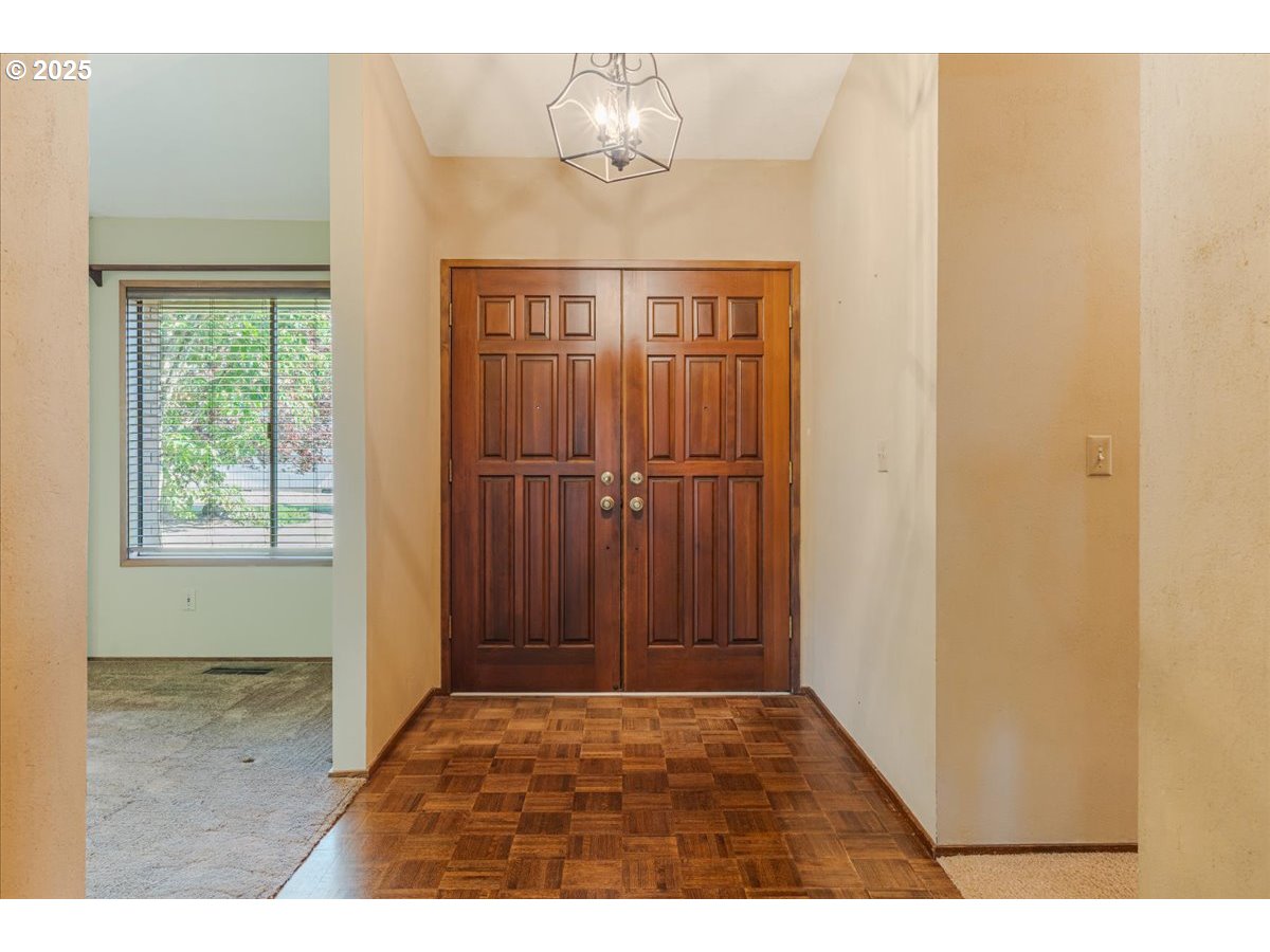 324 N PEACOCK CT
