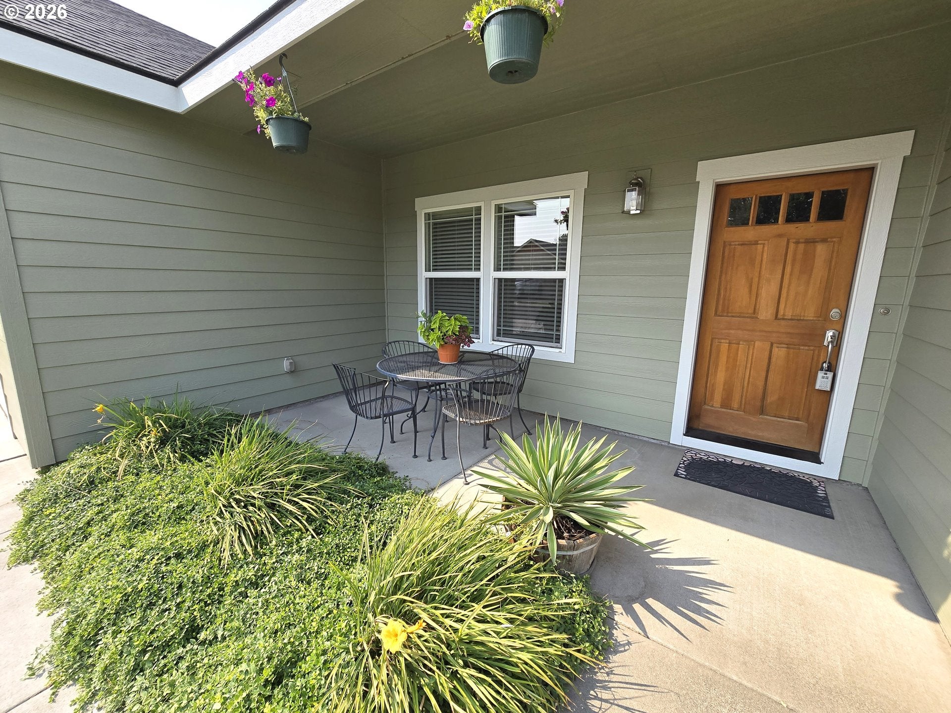 1002 SW OLIVE CT