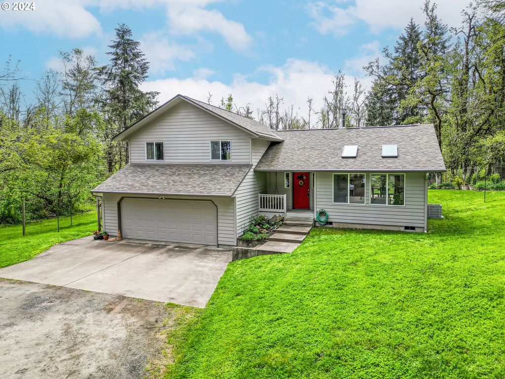Photo for 32550 Danville Rd, Creswell, OR 97426 (MLS # 24062054)
