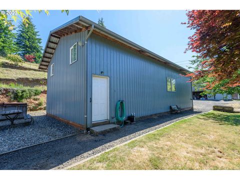 A home in Coos Bay