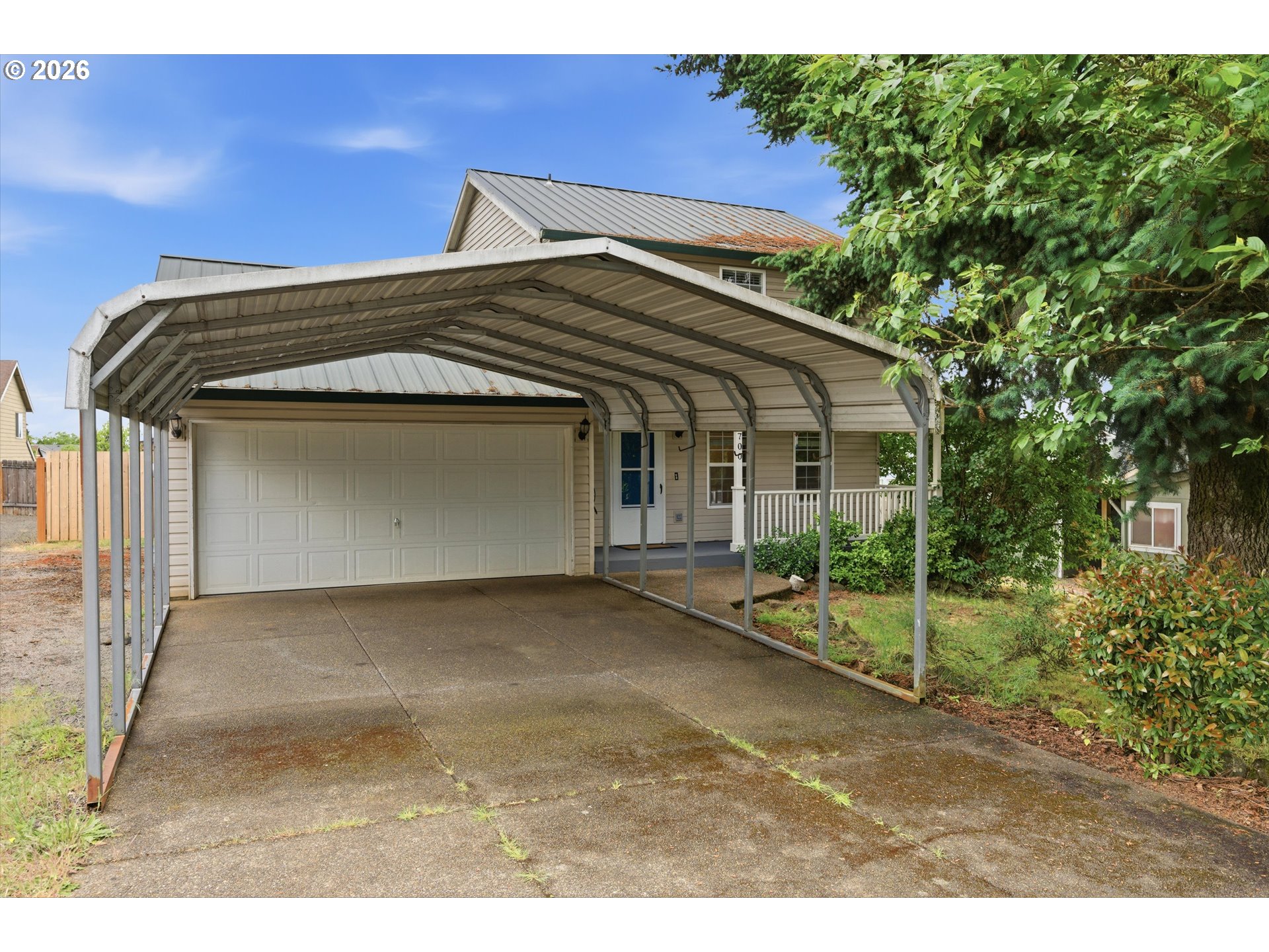 700 NW WILLAMINA DR