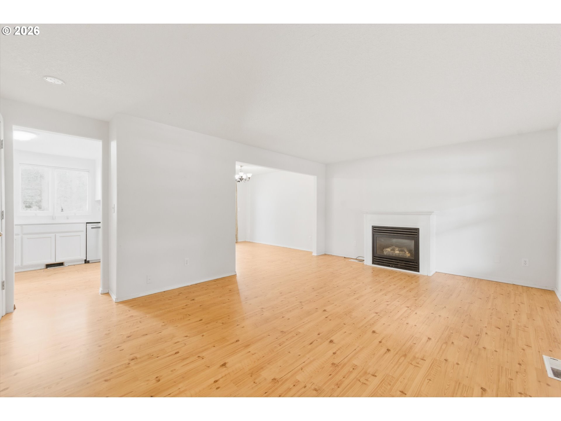 700 NW WILLAMINA DR