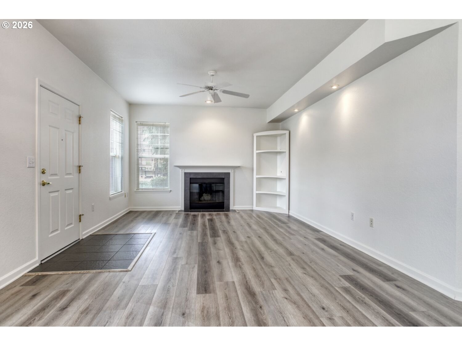 1160 NE HORIZON LOOP 1403