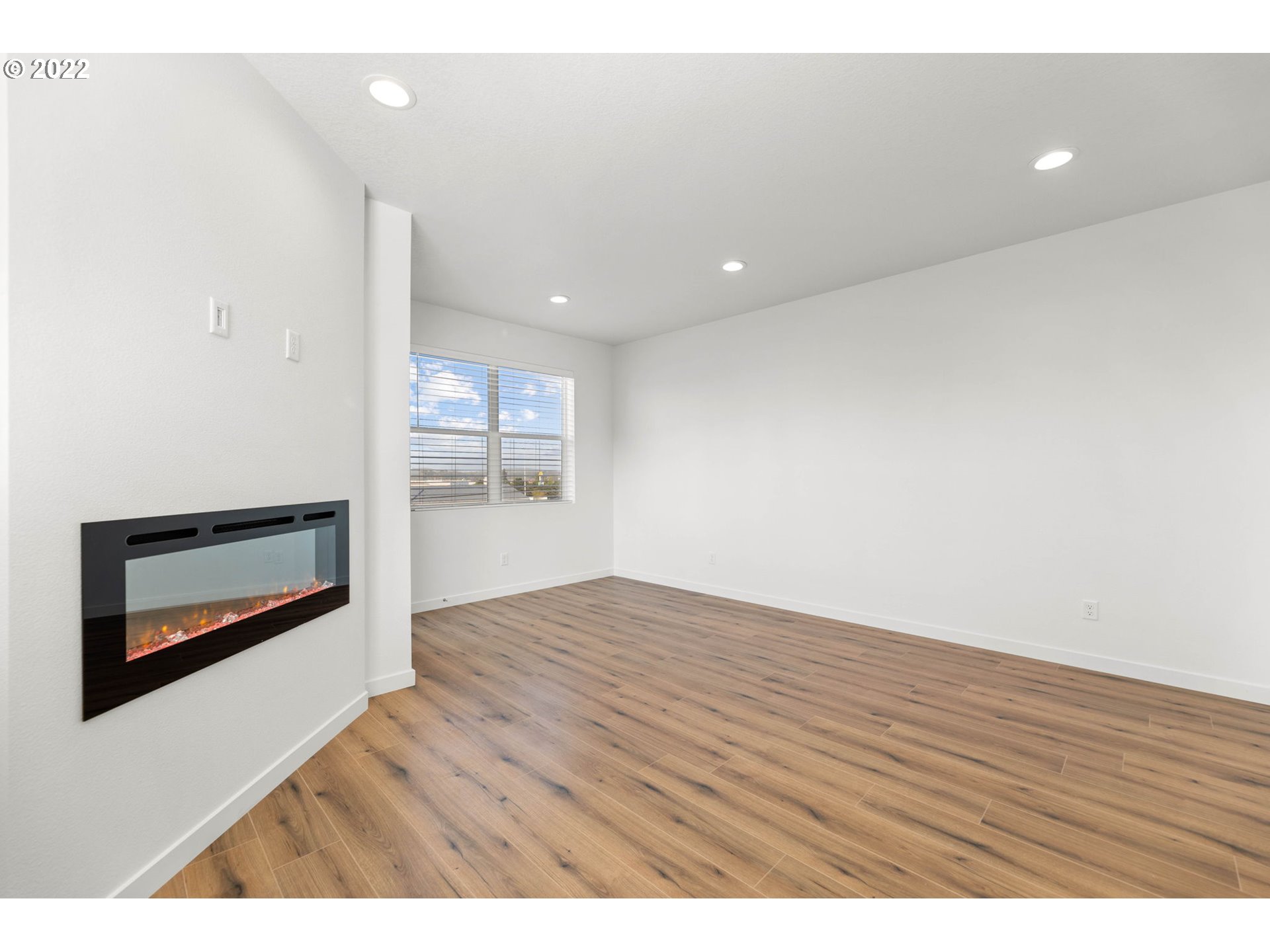 170 SW HOWARD PL