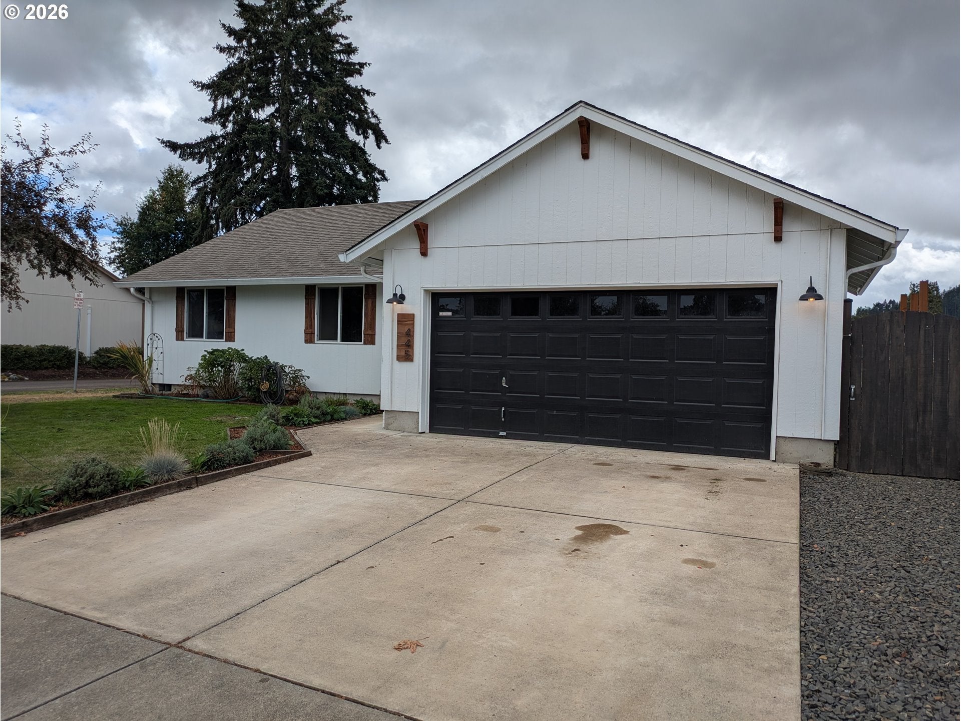 445 SCOTT AVE