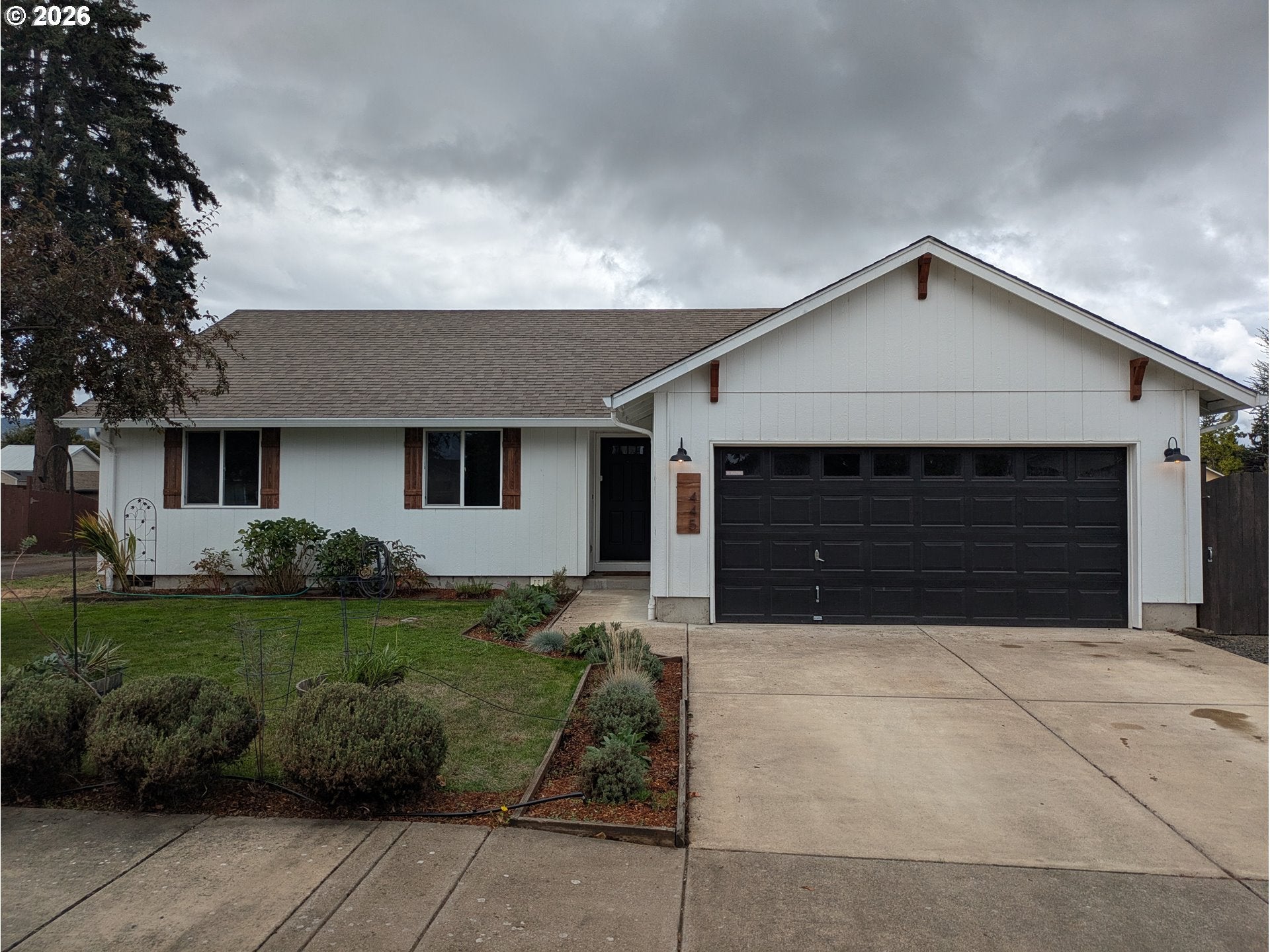445 SCOTT AVE