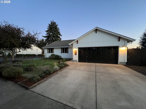 Photo of 445 Scott Ave, Creswell, OR 97426 (MLS # 395186017)