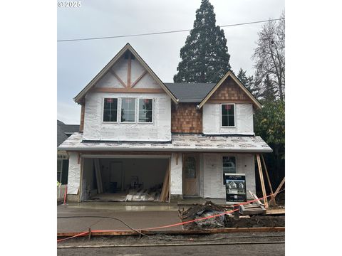 2077 5th AVE West Linn OR 97068