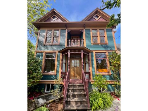 131 NE TILLAMOOK ST Portland OR 97212