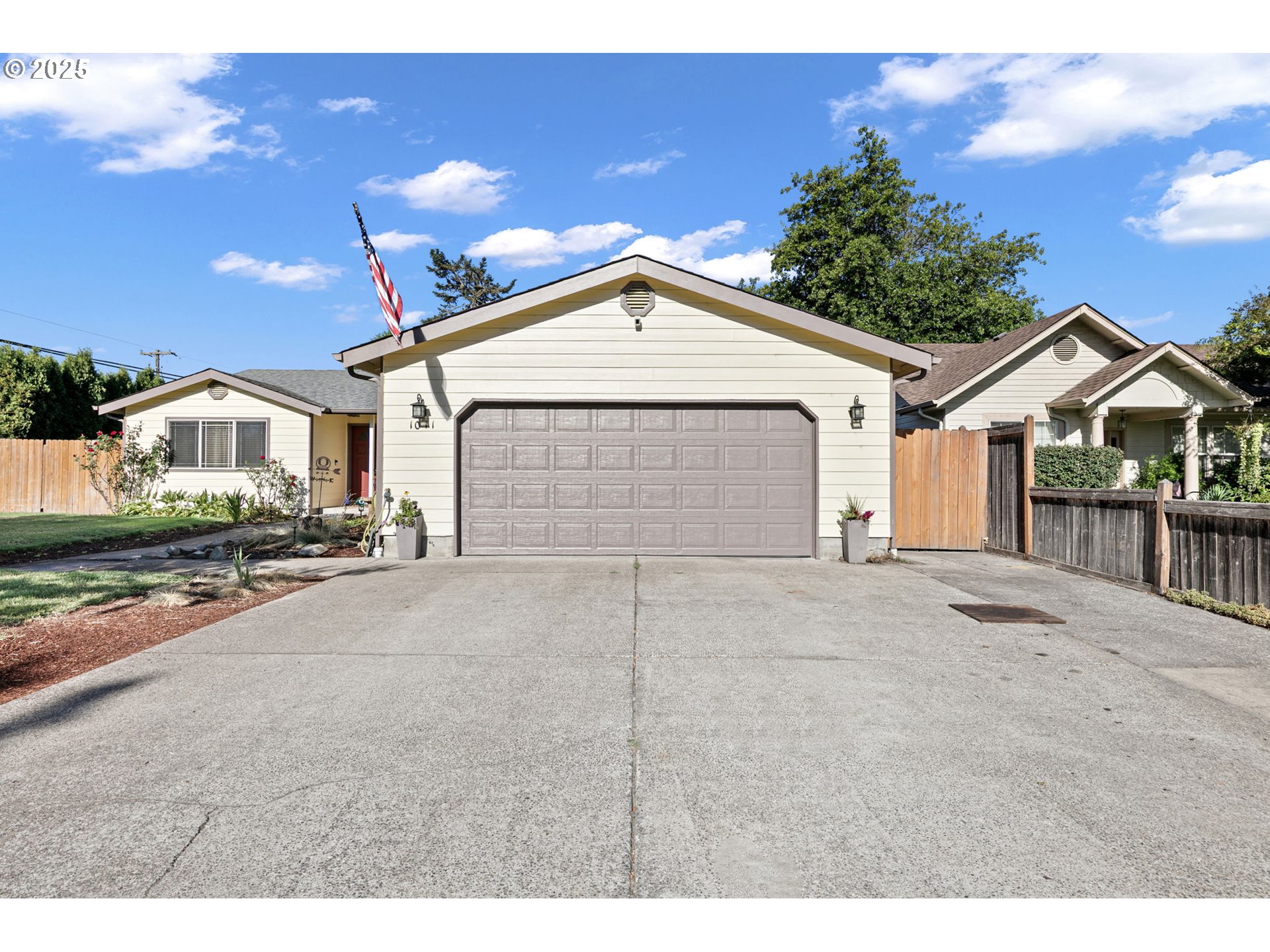 1011 ROSE ST