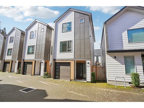 3942 SE GLADSTONE ST Portland OR 97202