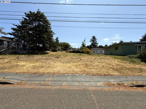 547/559 S WALL ST Coos Bay OR 97420